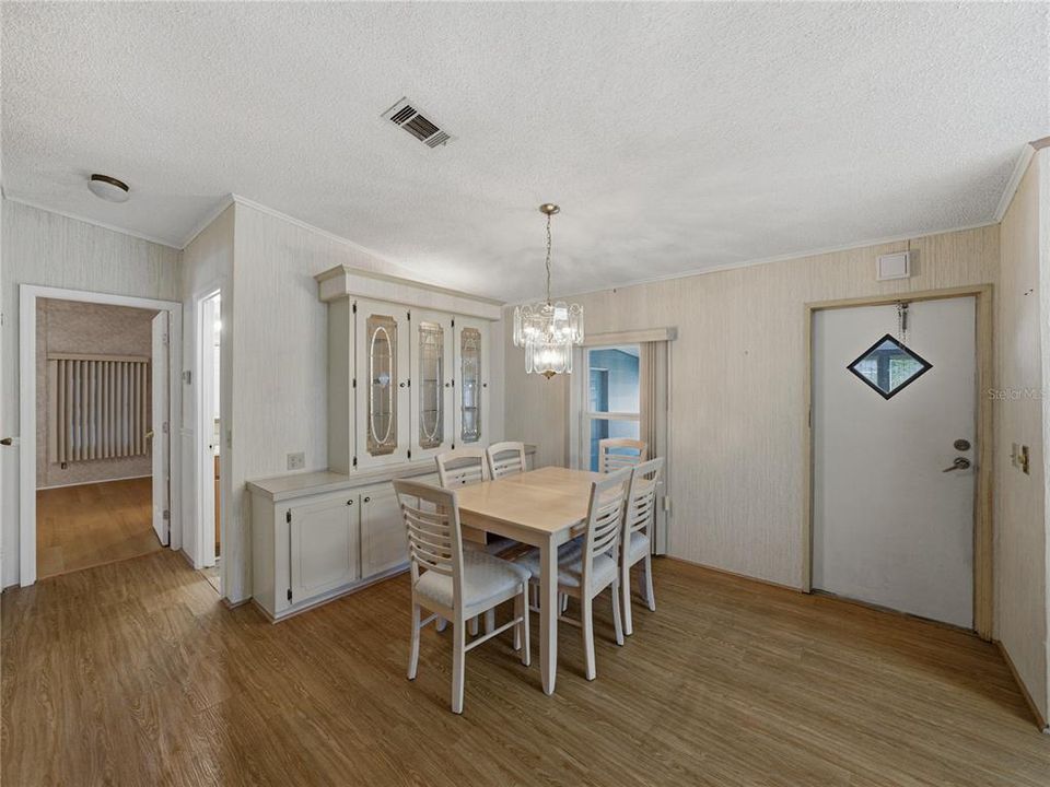 For Sale: $169,900 (2 beds, 2 baths, 1248 Square Feet)