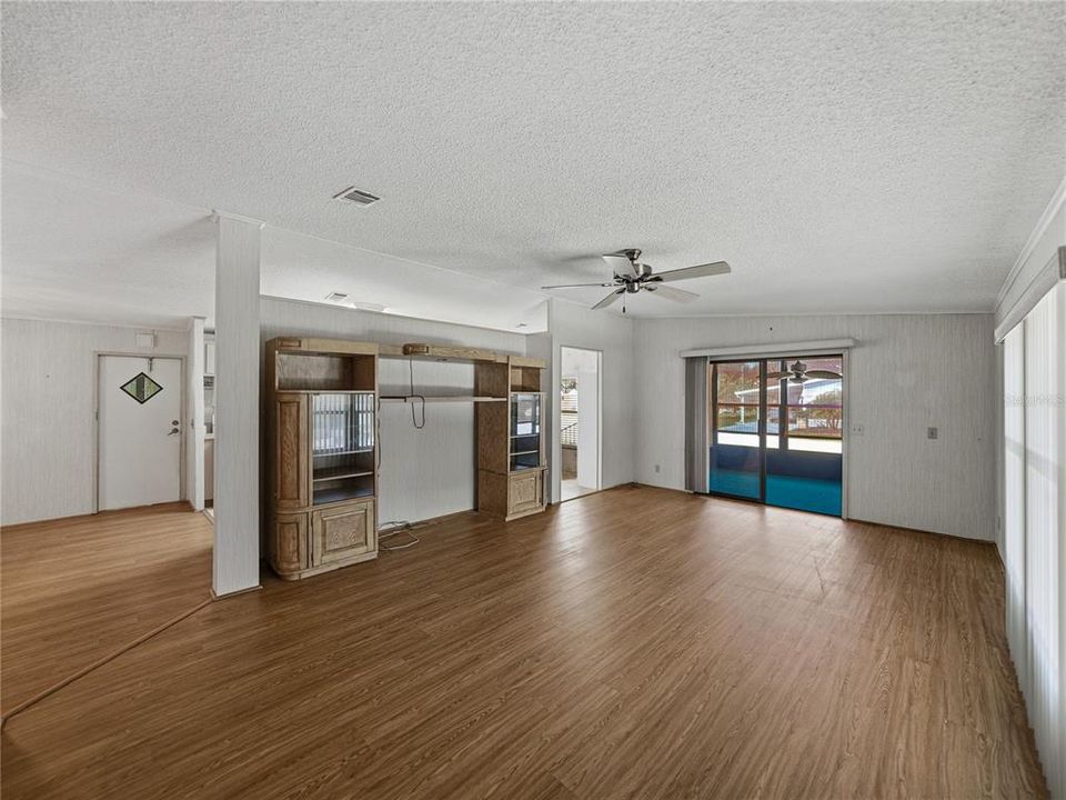 For Sale: $169,900 (2 beds, 2 baths, 1248 Square Feet)