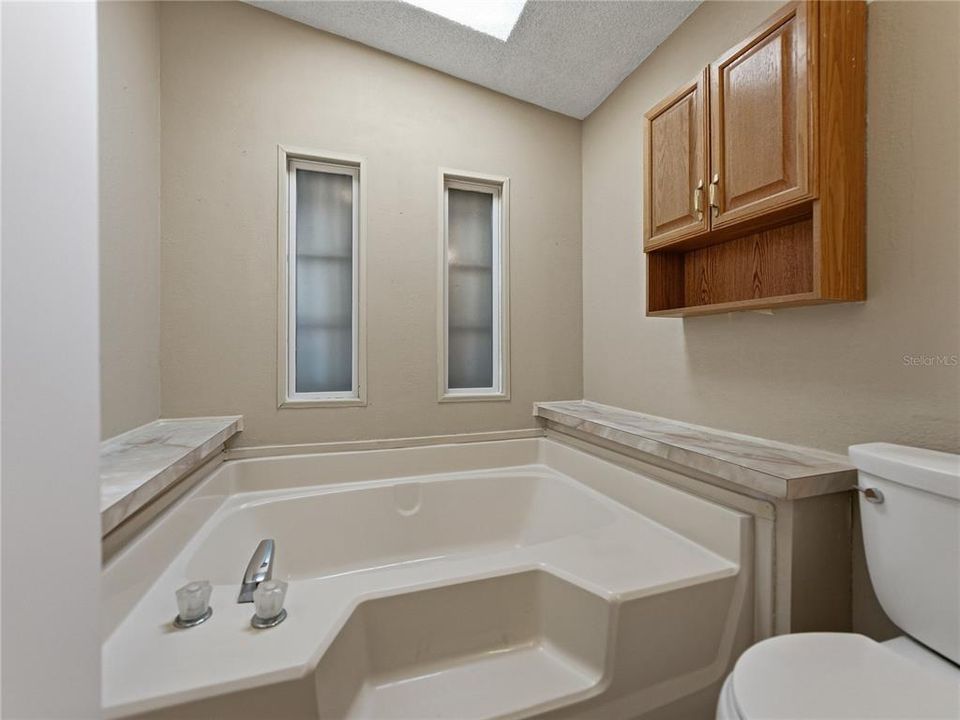 For Sale: $169,900 (2 beds, 2 baths, 1248 Square Feet)