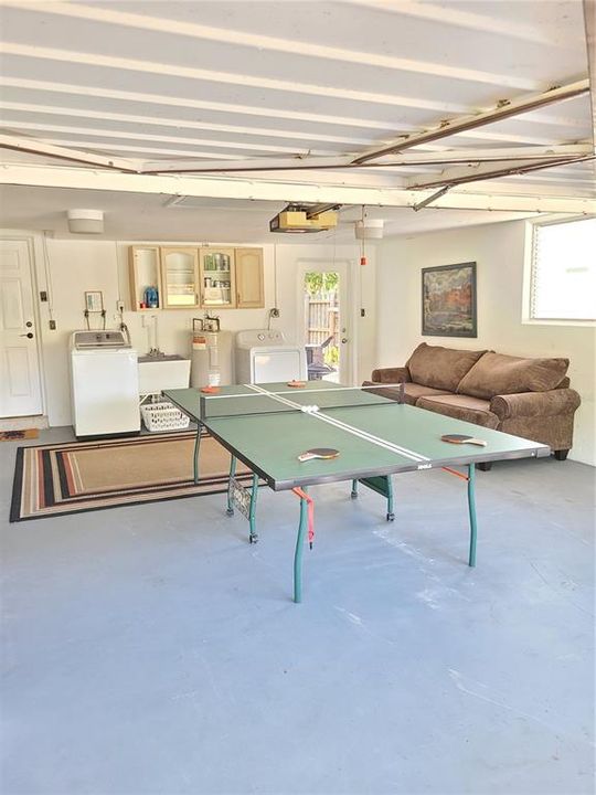 For Sale: $529,900 (4 beds, 2 baths, 1434 Square Feet)