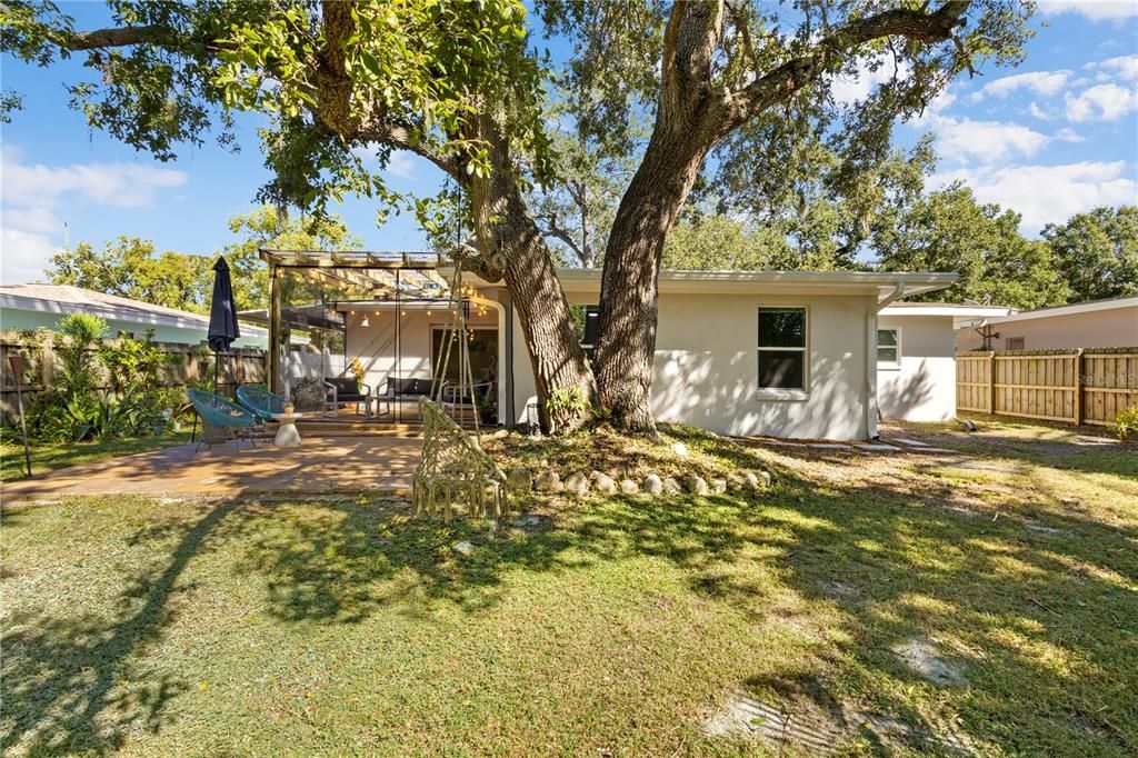 For Sale: $529,900 (4 beds, 2 baths, 1434 Square Feet)