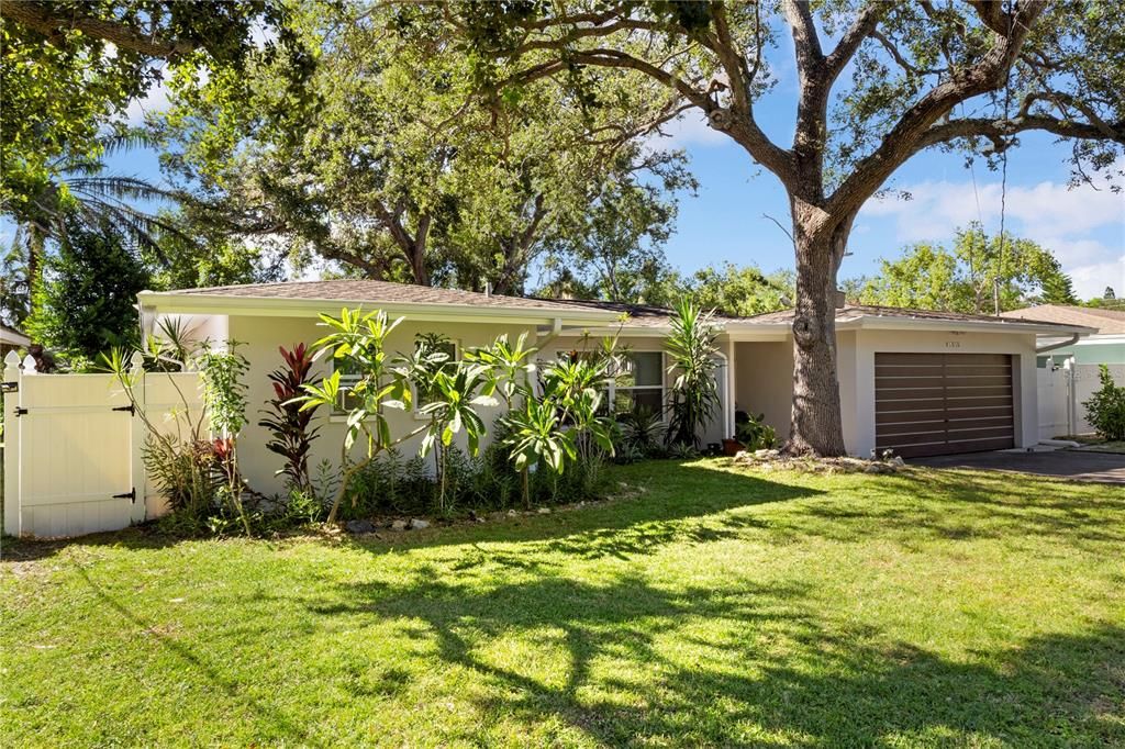 For Sale: $529,900 (4 beds, 2 baths, 1434 Square Feet)