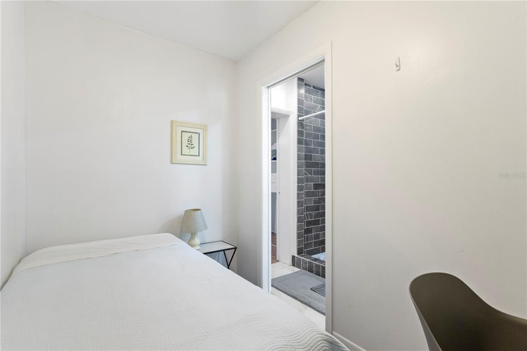 For Sale: $529,900 (4 beds, 2 baths, 1434 Square Feet)