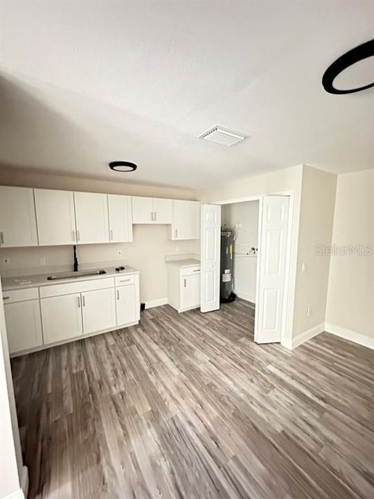 For Rent: $1,599 (2 beds, 2 baths, 900 Square Feet)