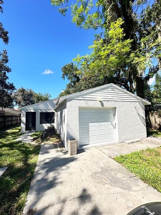 For Rent: $1,599 (2 beds, 2 baths, 900 Square Feet)
