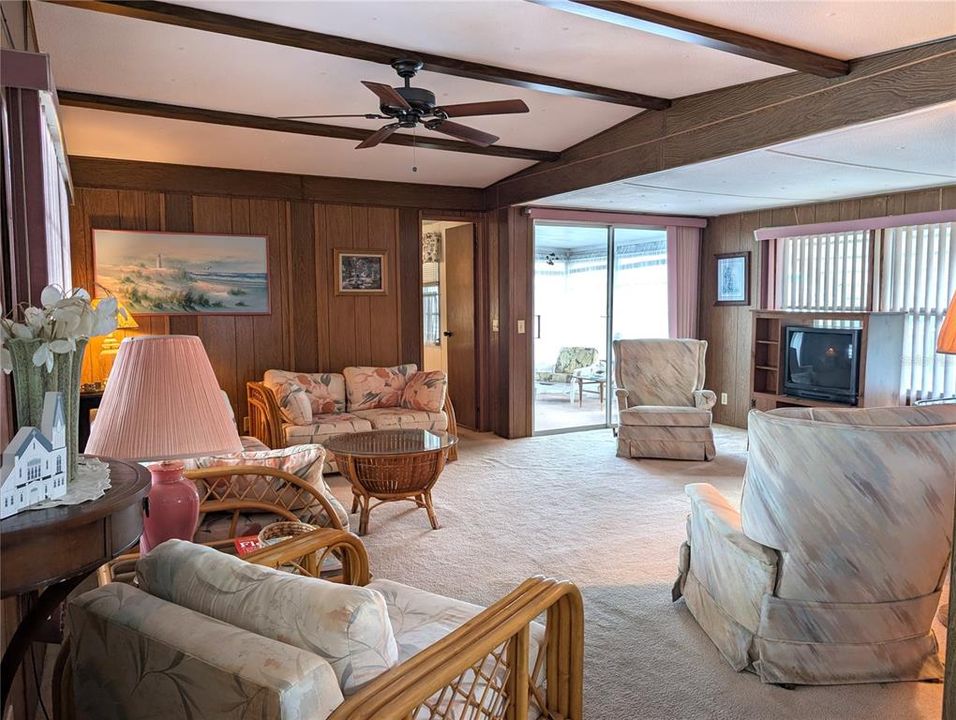 En Venta: $99,900 (2 camas, 2 baños, 811 Pies cuadrados)