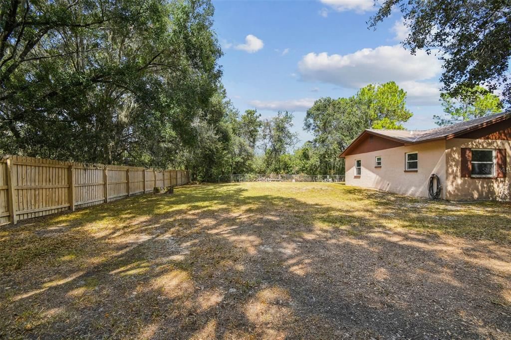 合同活跃: $450,000 (3 贝兹, 2 浴室, 1456 平方英尺)