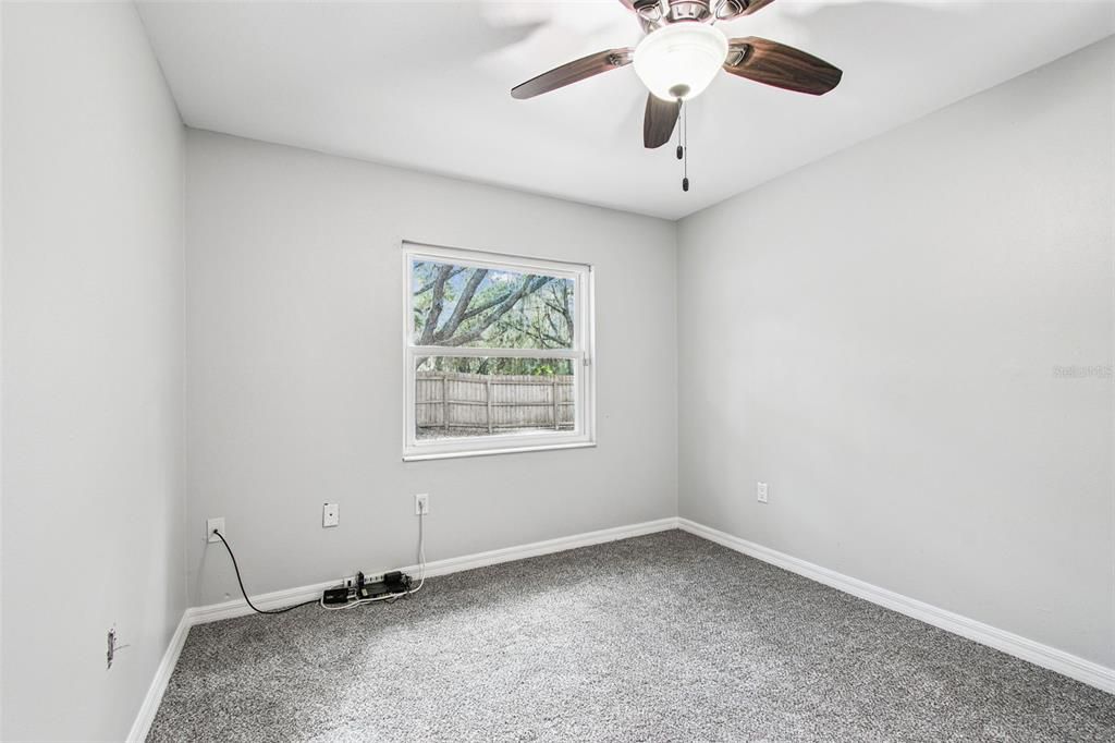 合同活跃: $450,000 (3 贝兹, 2 浴室, 1456 平方英尺)