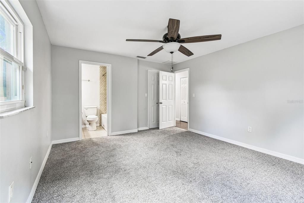 合同活跃: $450,000 (3 贝兹, 2 浴室, 1456 平方英尺)