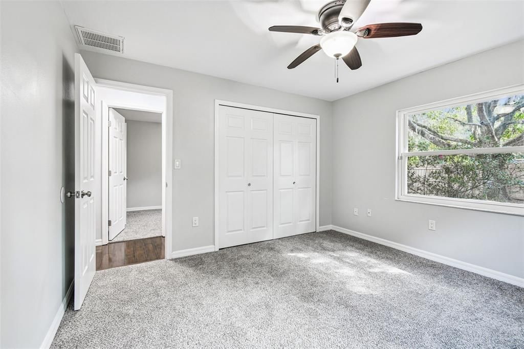 合同活跃: $450,000 (3 贝兹, 2 浴室, 1456 平方英尺)