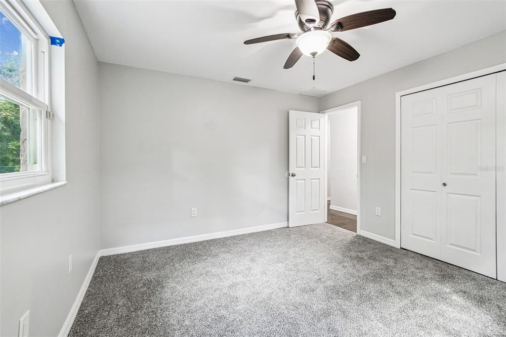 合同活跃: $450,000 (3 贝兹, 2 浴室, 1456 平方英尺)