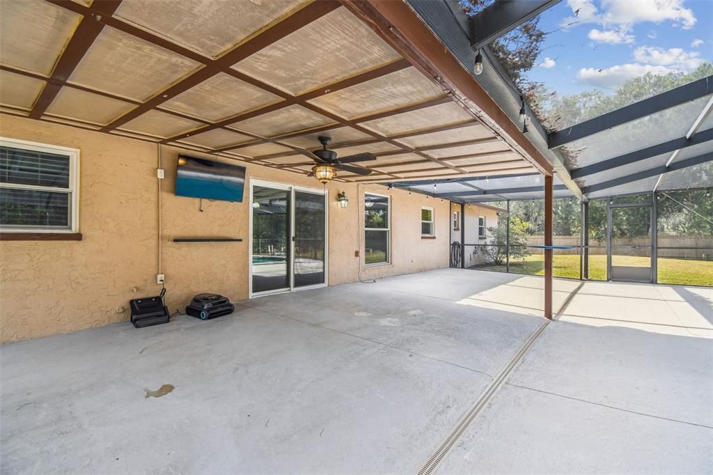 合同活跃: $450,000 (3 贝兹, 2 浴室, 1456 平方英尺)