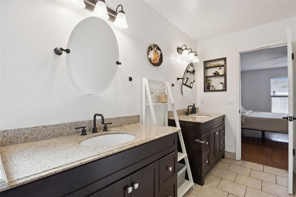 合同活跃: $350,000 (3 贝兹, 2 浴室, 1526 平方英尺)