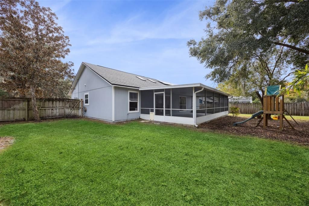 合同活跃: $350,000 (3 贝兹, 2 浴室, 1526 平方英尺)