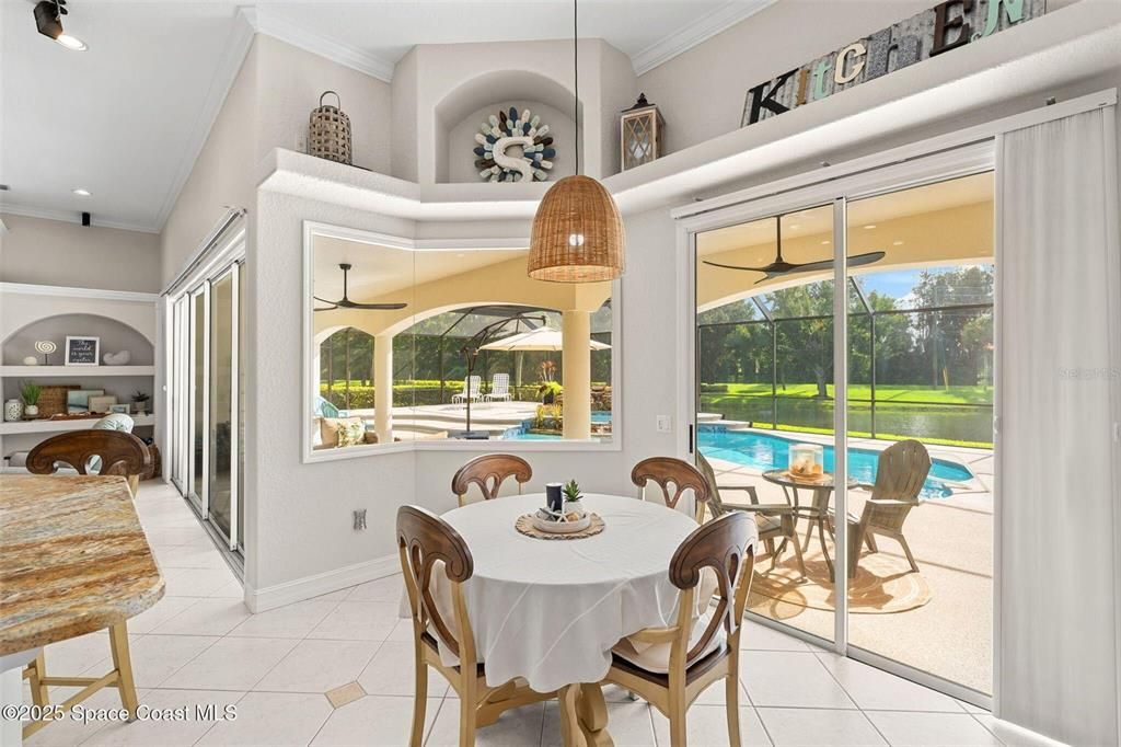 待售: $1,100,000 (4 贝兹, 4 浴室, 4000 平方英尺)