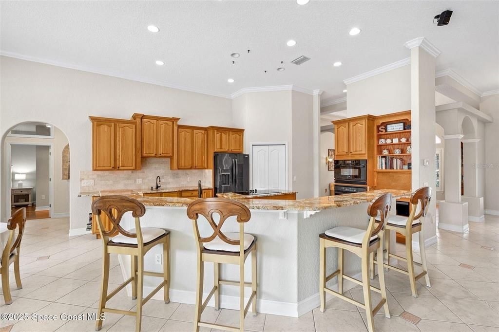 待售: $1,100,000 (4 贝兹, 4 浴室, 4000 平方英尺)