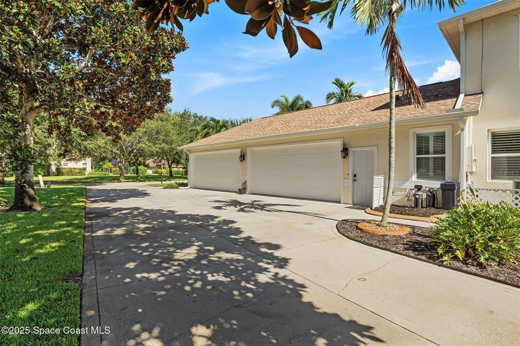 待售: $1,100,000 (4 贝兹, 4 浴室, 4000 平方英尺)