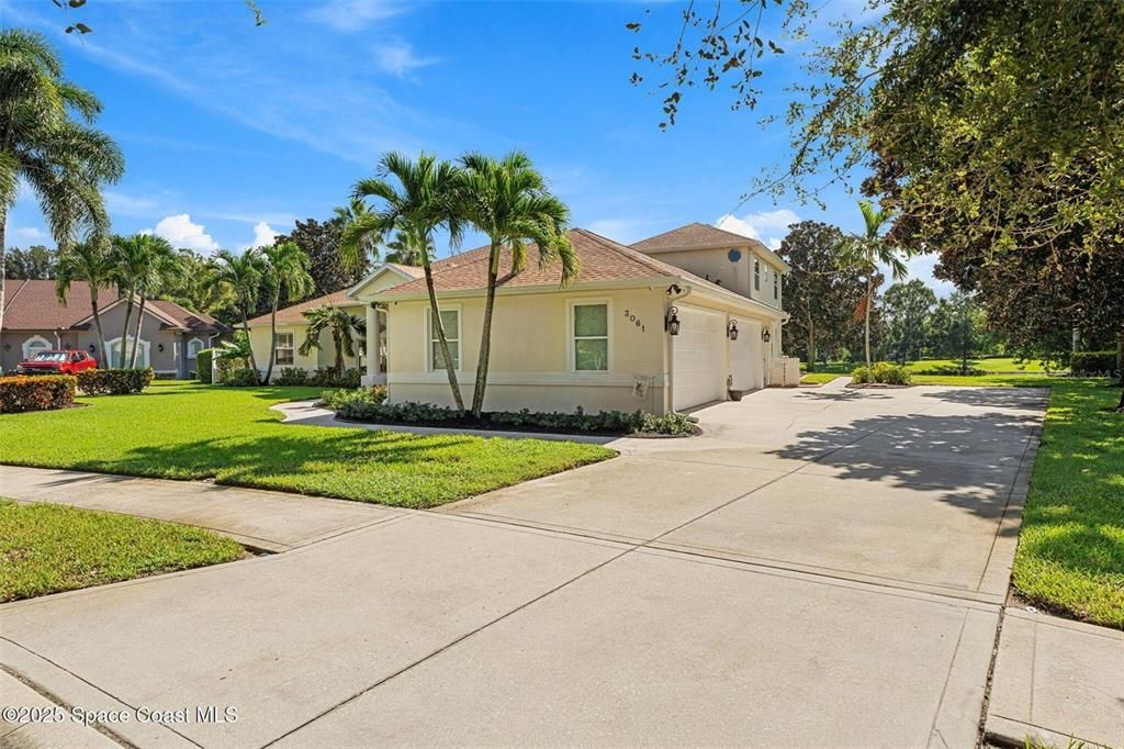 待售: $1,100,000 (4 贝兹, 4 浴室, 4000 平方英尺)