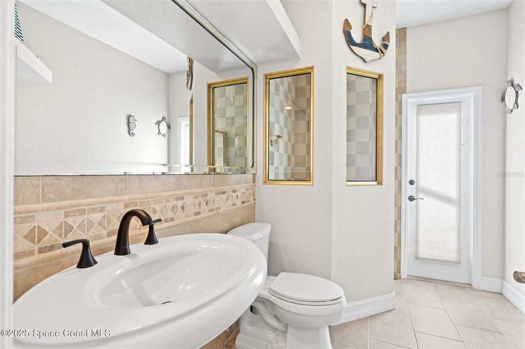 待售: $1,100,000 (4 贝兹, 4 浴室, 4000 平方英尺)