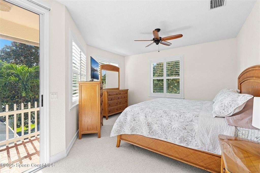 待售: $1,100,000 (4 贝兹, 4 浴室, 4000 平方英尺)