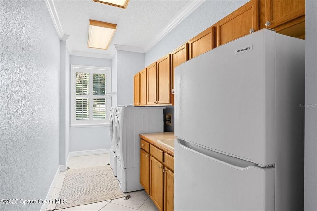 待售: $1,100,000 (4 贝兹, 4 浴室, 4000 平方英尺)