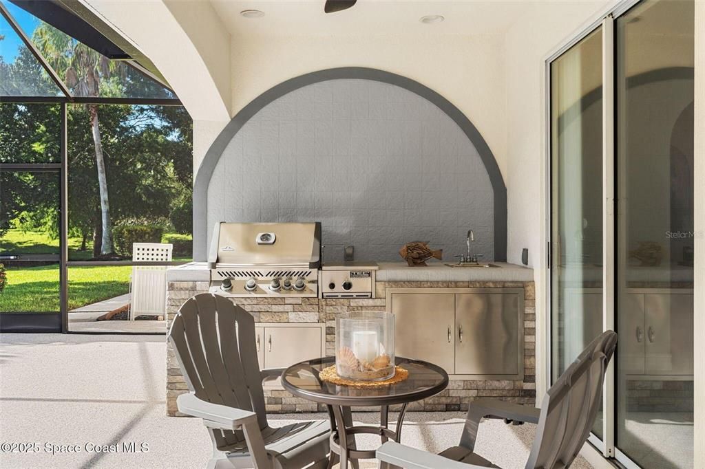 待售: $1,100,000 (4 贝兹, 4 浴室, 4000 平方英尺)