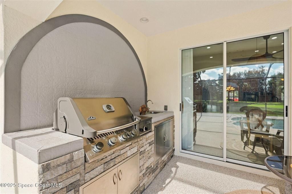 待售: $1,100,000 (4 贝兹, 4 浴室, 4000 平方英尺)