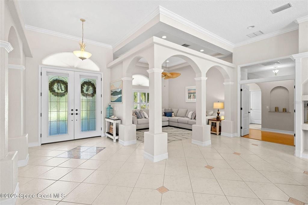 待售: $1,100,000 (4 贝兹, 4 浴室, 4000 平方英尺)