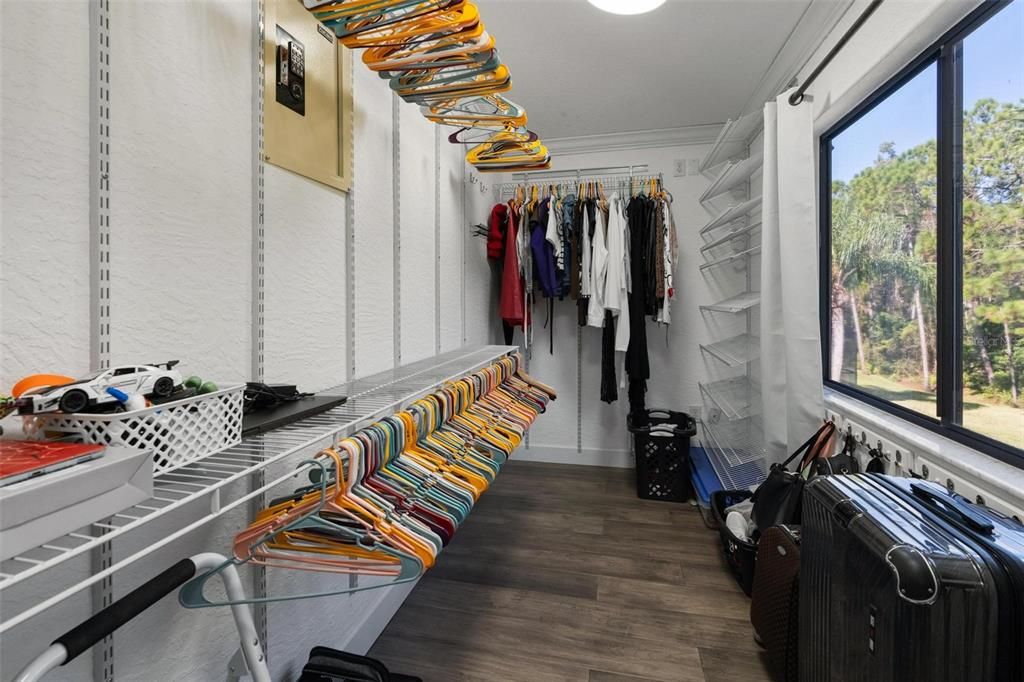 For Rent: $4,600 (3 beds, 2 baths, 2304 Square Feet)