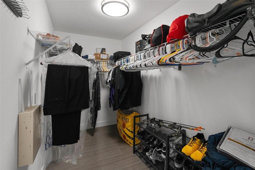 For Rent: $4,600 (3 beds, 2 baths, 2304 Square Feet)