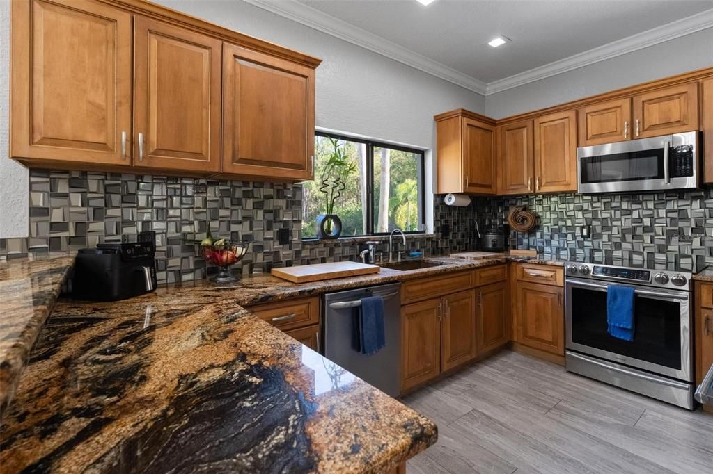 For Rent: $4,600 (3 beds, 2 baths, 2304 Square Feet)