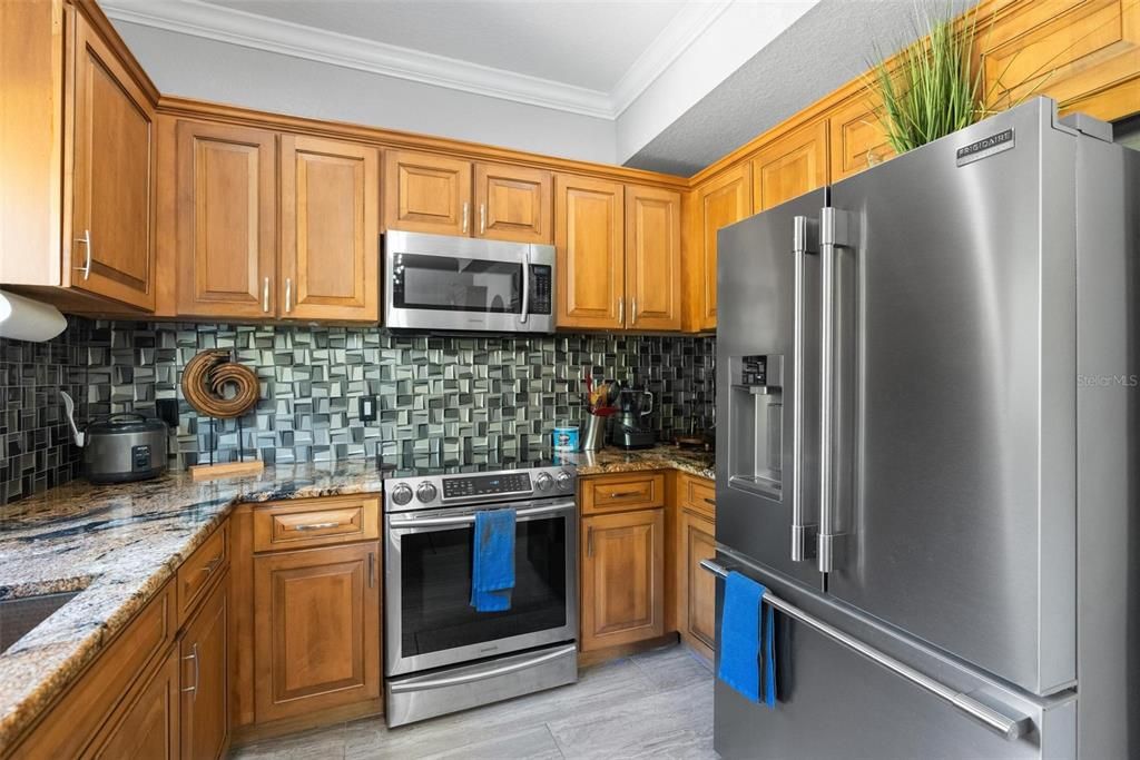 For Rent: $4,600 (3 beds, 2 baths, 2304 Square Feet)