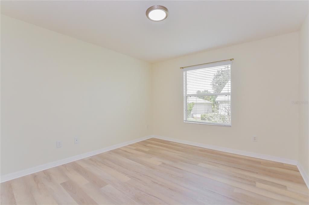 Под контрактом: $355,000 (3 спален, 2 ванн, 1623 Квадратных фут)