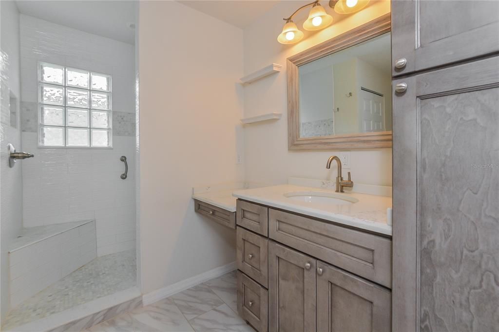 Под контрактом: $355,000 (3 спален, 2 ванн, 1623 Квадратных фут)