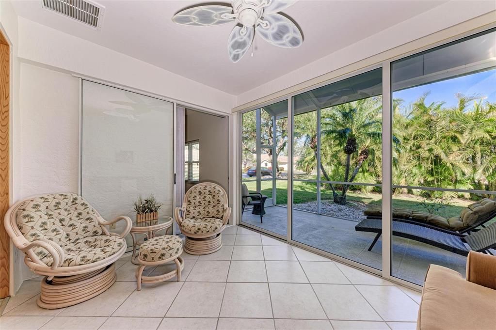 合同活跃: $329,900 (2 贝兹, 2 浴室, 1701 平方英尺)