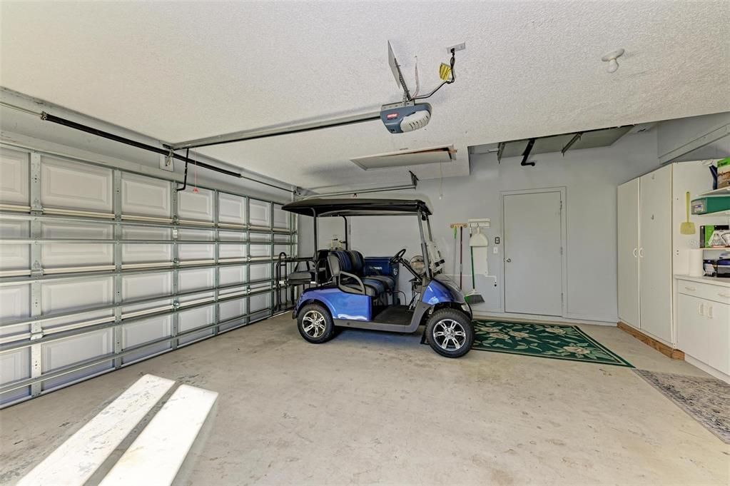 合同活跃: $329,900 (2 贝兹, 2 浴室, 1701 平方英尺)