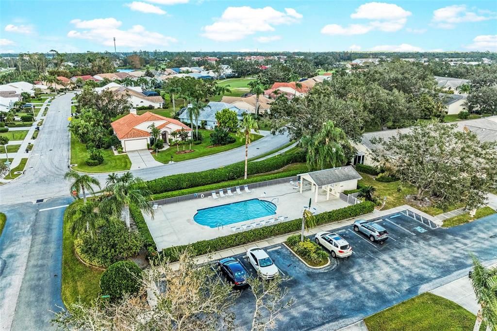 合同活跃: $329,900 (2 贝兹, 2 浴室, 1701 平方英尺)