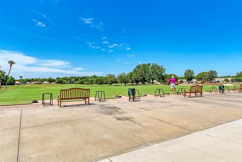 合同活跃: $329,900 (2 贝兹, 2 浴室, 1701 平方英尺)