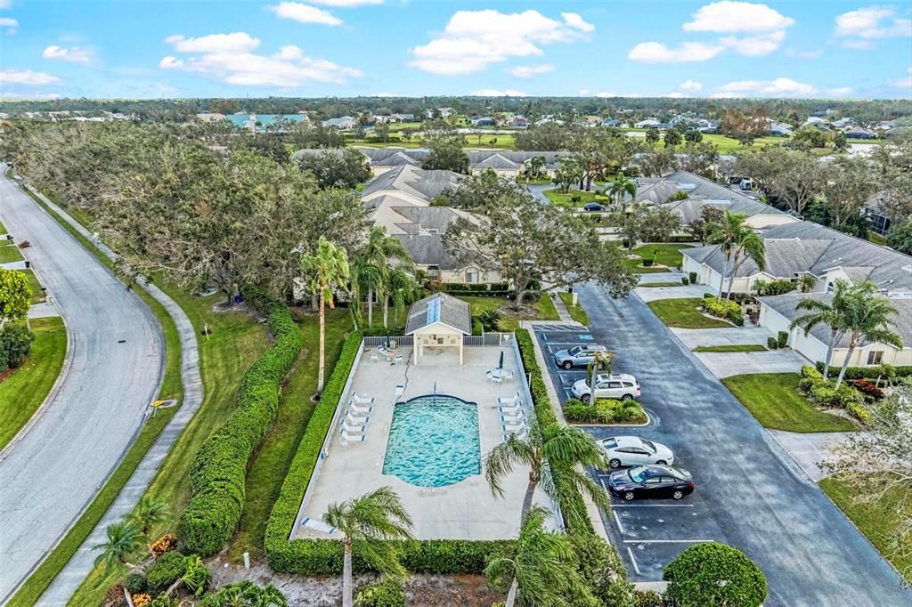 合同活跃: $329,900 (2 贝兹, 2 浴室, 1701 平方英尺)