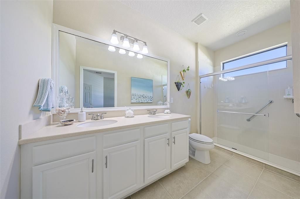 Active With Contract: $279,000 (2 beds, 2 baths, 1461 Square Feet)