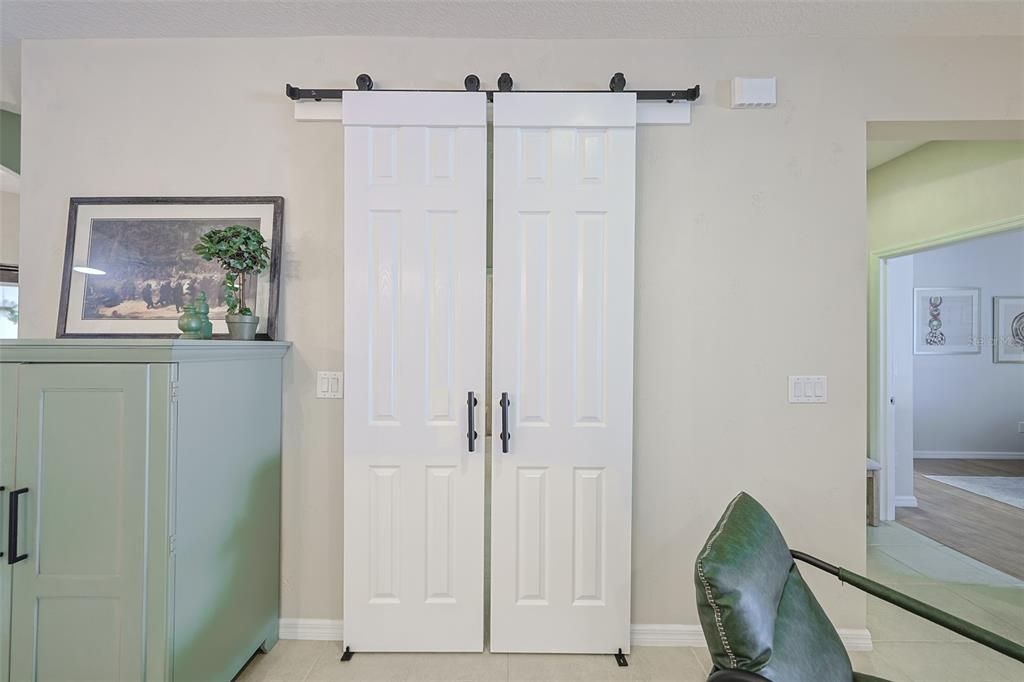 Active With Contract: $279,000 (2 beds, 2 baths, 1461 Square Feet)