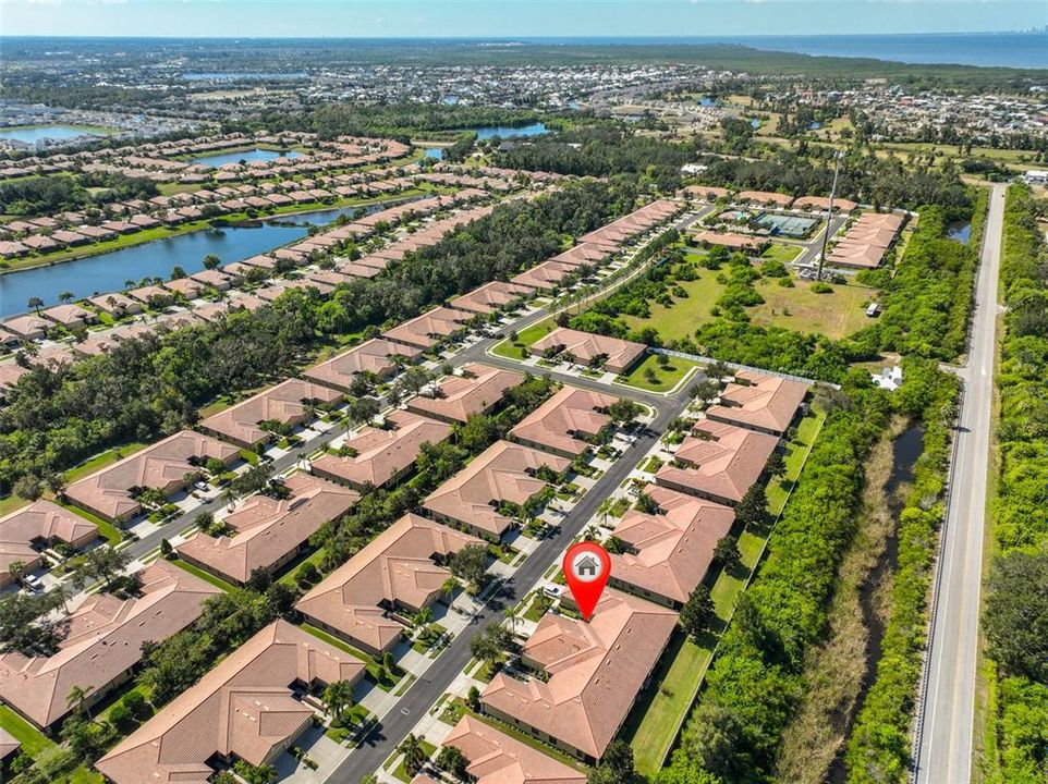 Active With Contract: $279,000 (2 beds, 2 baths, 1461 Square Feet)