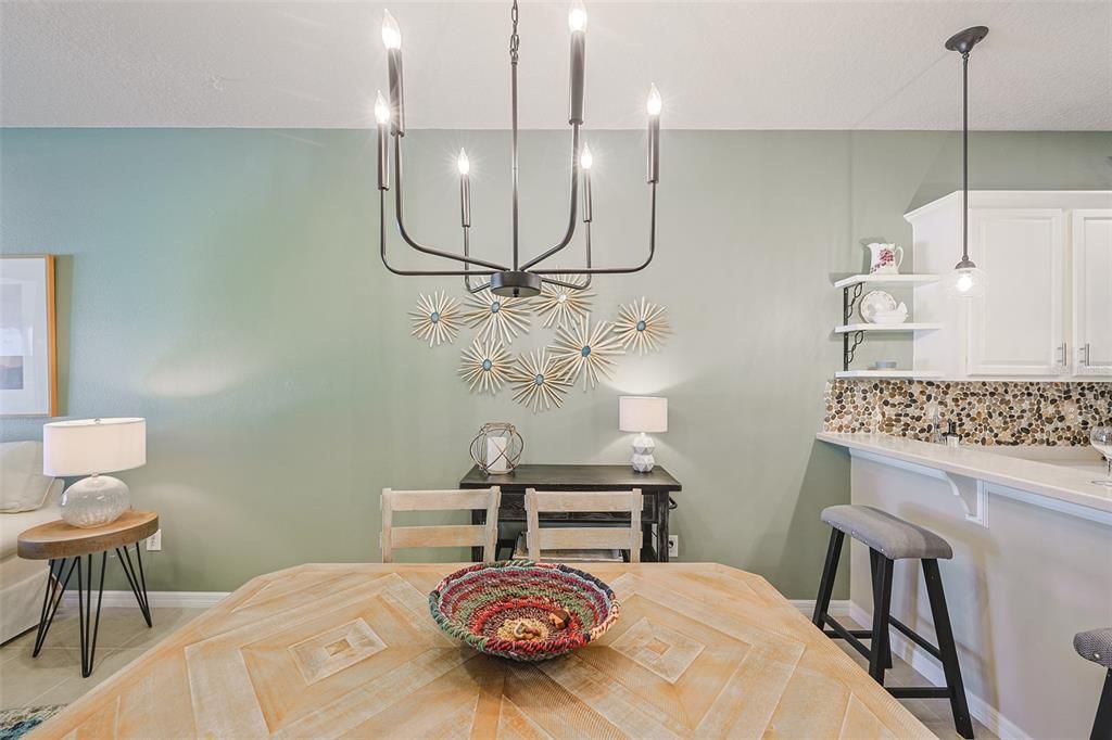 Active With Contract: $279,000 (2 beds, 2 baths, 1461 Square Feet)