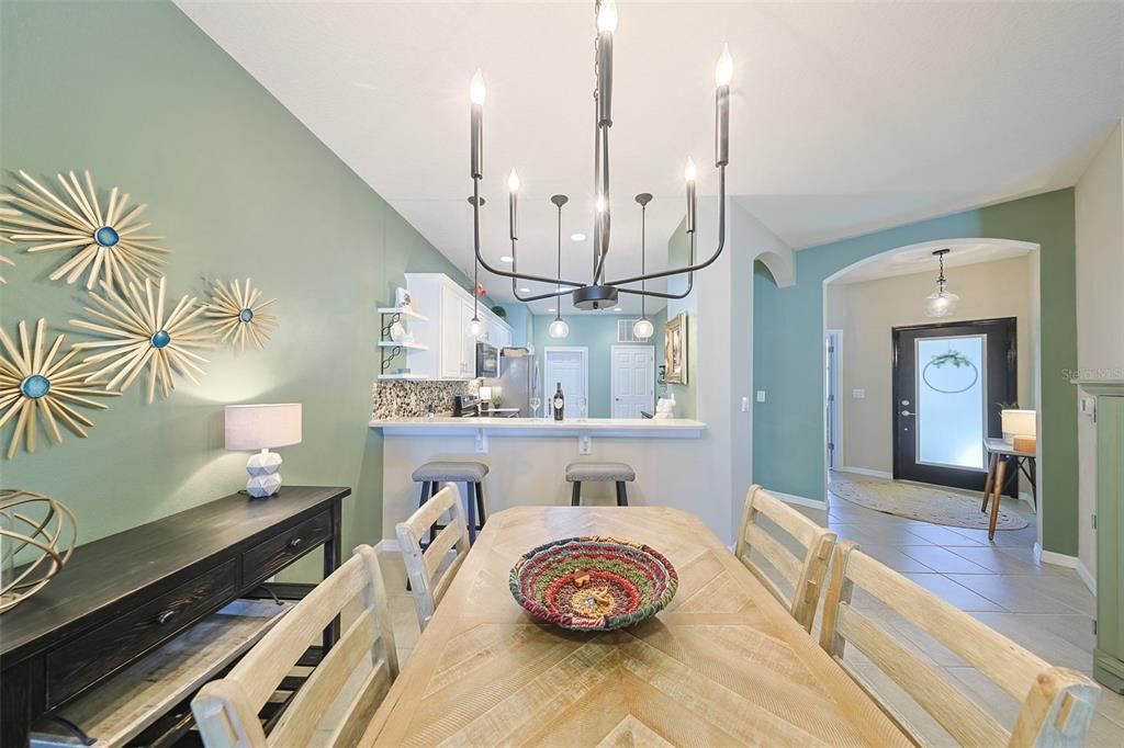 Active With Contract: $279,000 (2 beds, 2 baths, 1461 Square Feet)