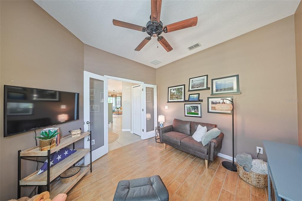 Active With Contract: $279,000 (2 beds, 2 baths, 1461 Square Feet)