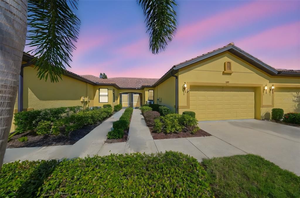 Active With Contract: $279,000 (2 beds, 2 baths, 1461 Square Feet)