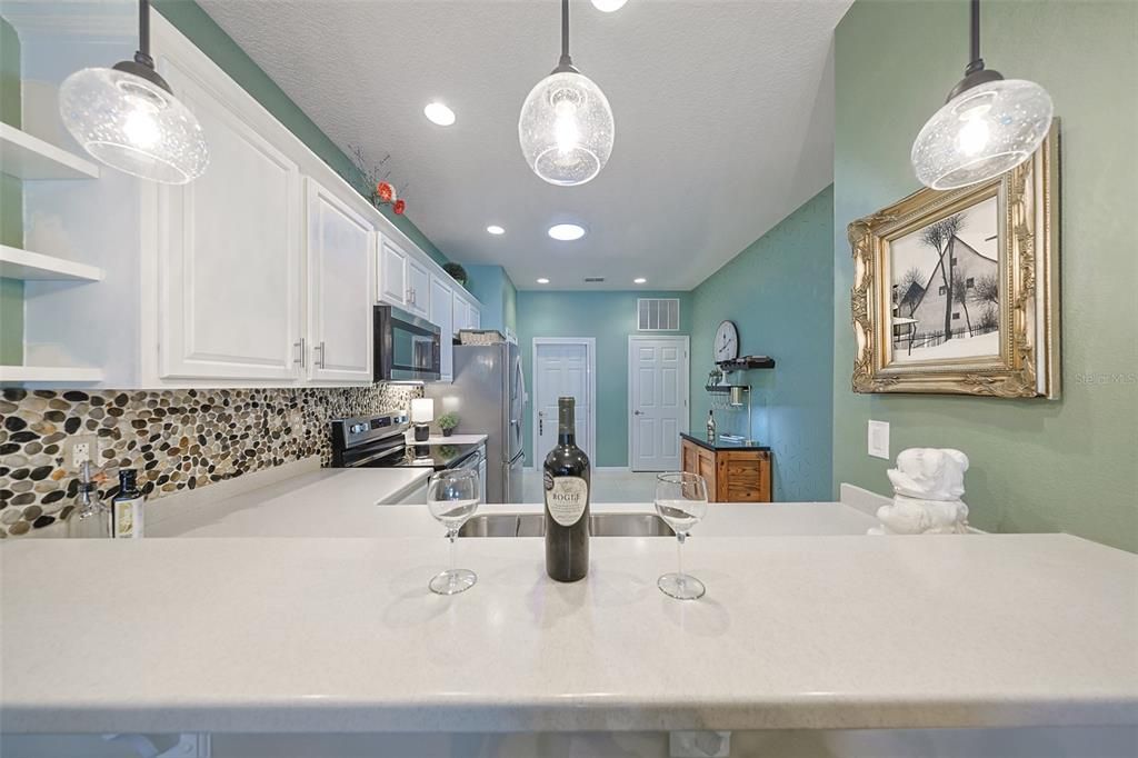 Active With Contract: $279,000 (2 beds, 2 baths, 1461 Square Feet)