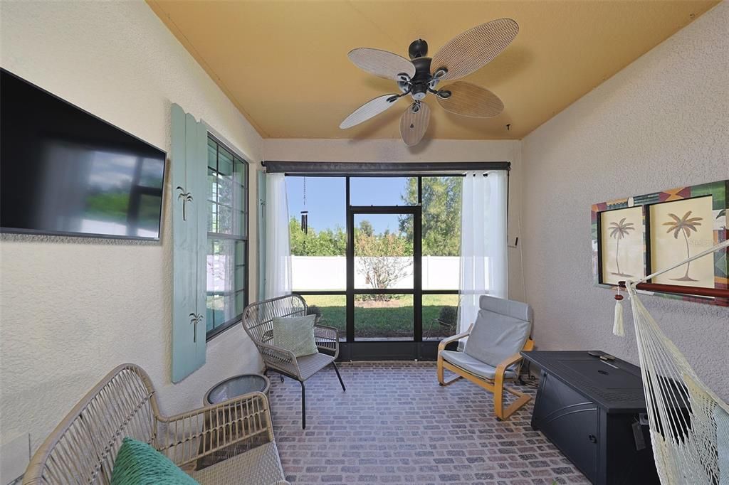 Active With Contract: $279,000 (2 beds, 2 baths, 1461 Square Feet)