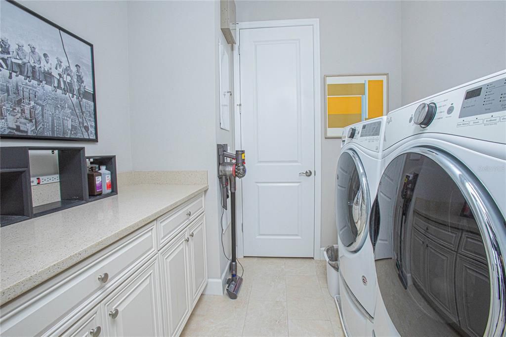 For Sale: $997,500 (5 beds, 3 baths, 3217 Square Feet)