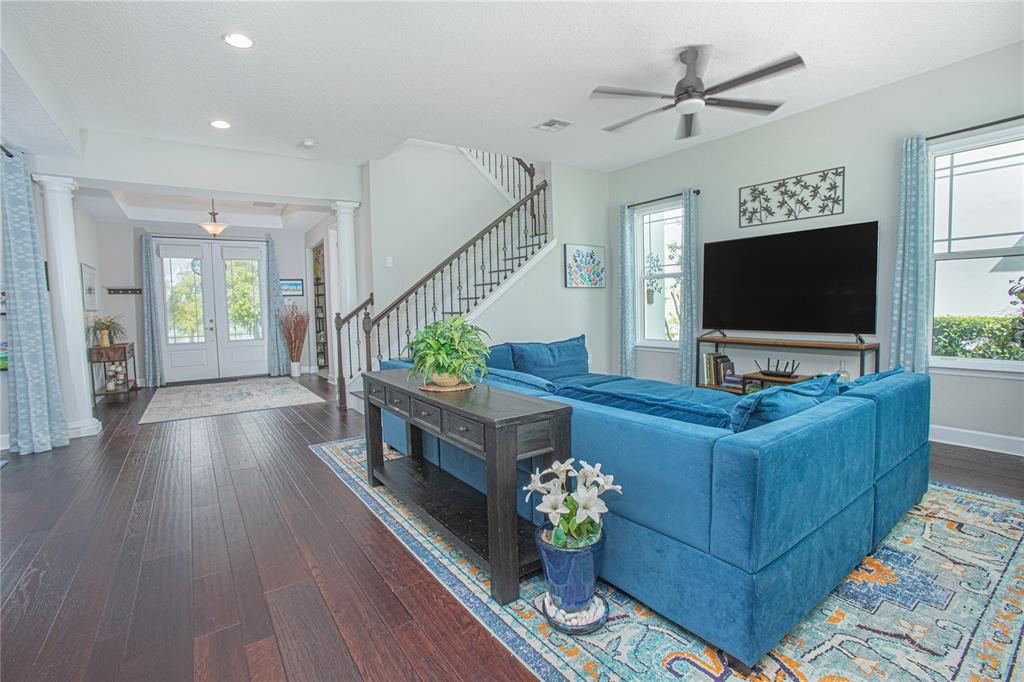 For Sale: $997,500 (5 beds, 3 baths, 3217 Square Feet)